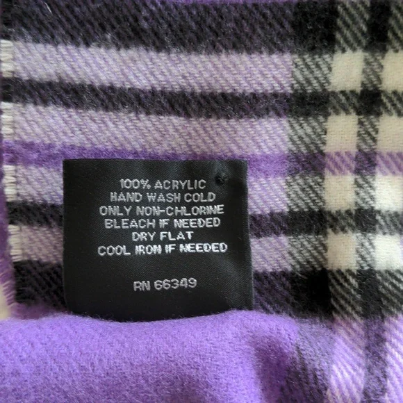 Super Soft Plaid Scarf (Like new condition!) - Picture 5 of 6